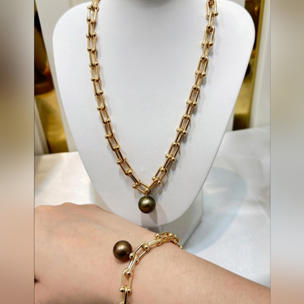 REAL SOUTH SEA PEARL Necklace and Bracelet Set